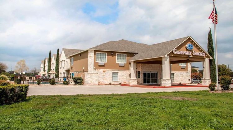 Comfort Suites of New Braunfels Exterior