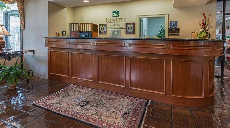 Quality Inn Ennis Lobby