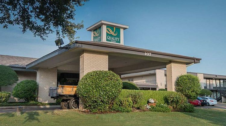 Quality Inn Ennis Exterior