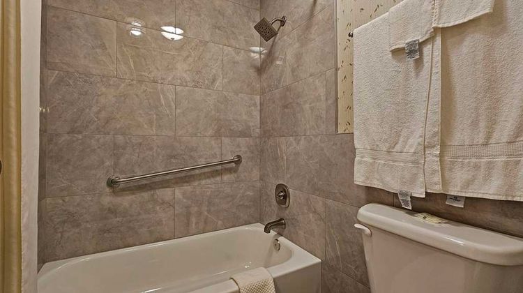 Quality Inn Ennis Room