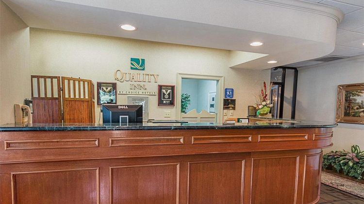 Quality Inn Ennis Lobby