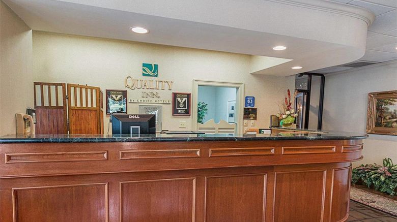 <b>Quality Inn Ennis Lobby</b>. Images powered by <a href="https://iceportal.shijigroup.com/" title="IcePortal" target="_blank">IcePortal</a>.
