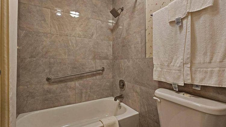 Quality Inn Ennis Room