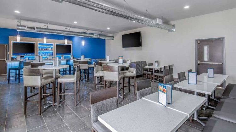 Clarion Inn & Suites DFW North Restaurant