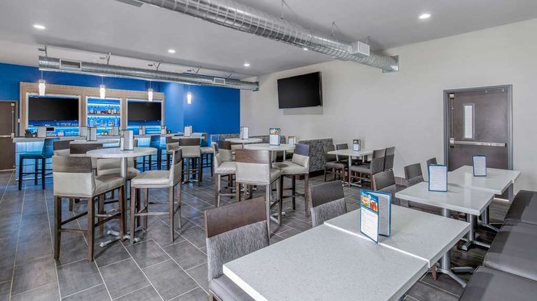 <b>Clarion Inn & Suites DFW North Restaurant</b>. Images powered by <a href="https://iceportal.shijigroup.com/" title="IcePortal" target="_blank">IcePortal</a>.