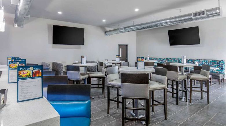<b>Clarion Inn & Suites DFW North Restaurant</b>. Images powered by <a href="https://iceportal.shijigroup.com/" title="IcePortal" target="_blank">IcePortal</a>.