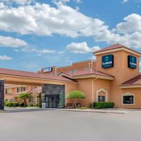 Clarion Inn & Suites DFW North
