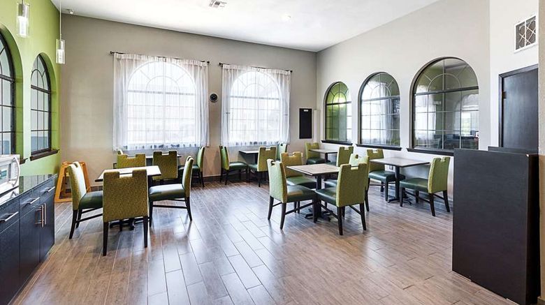 <b>Quality Inn Restaurant</b>. Images powered by <a href="https://iceportal.shijigroup.com/" title="IcePortal" target="_blank">IcePortal</a>.