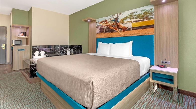 <b>Quality Inn Suite</b>. Images powered by <a href="https://iceportal.shijigroup.com/" title="IcePortal" target="_blank">IcePortal</a>.