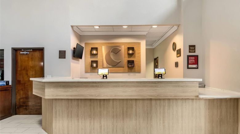 <b>Comfort Stes Bush Intercontinental Airpt Lobby</b>. Images powered by <a href="https://iceportal.shijigroup.com/" title="IcePortal" target="_blank">IcePortal</a>.