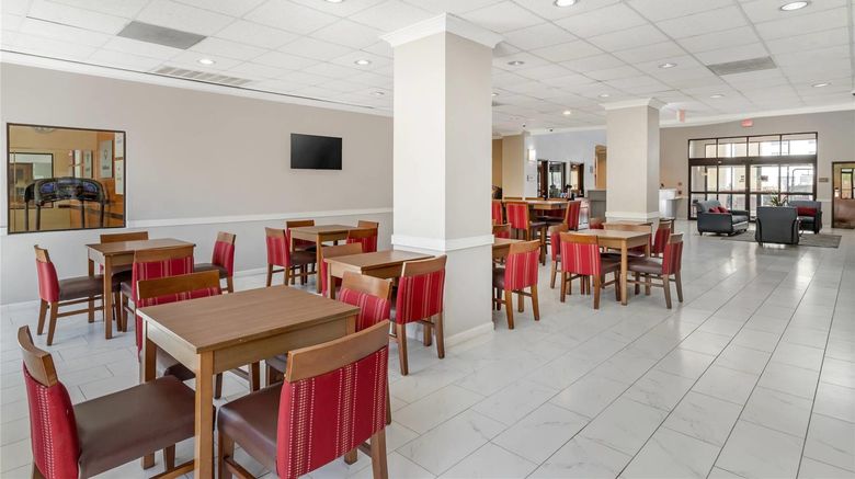 <b>Comfort Stes Bush Intercontinental Airpt Restaurant</b>. Images powered by <a href="https://iceportal.shijigroup.com/" title="IcePortal" target="_blank">IcePortal</a>.