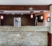 Quality Suites North/Galleria Lobby