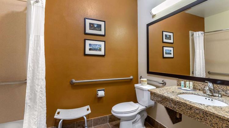 Quality Suites North/Galleria Room