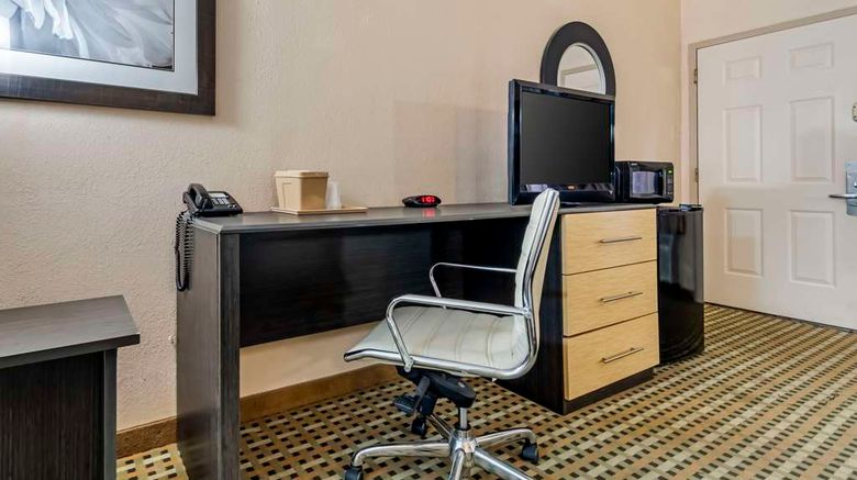 <b>Quality Inn & Suites, Amarillo Room</b>. Images powered by <a href="https://iceportal.shijigroup.com/" title="IcePortal" target="_blank">IcePortal</a>.