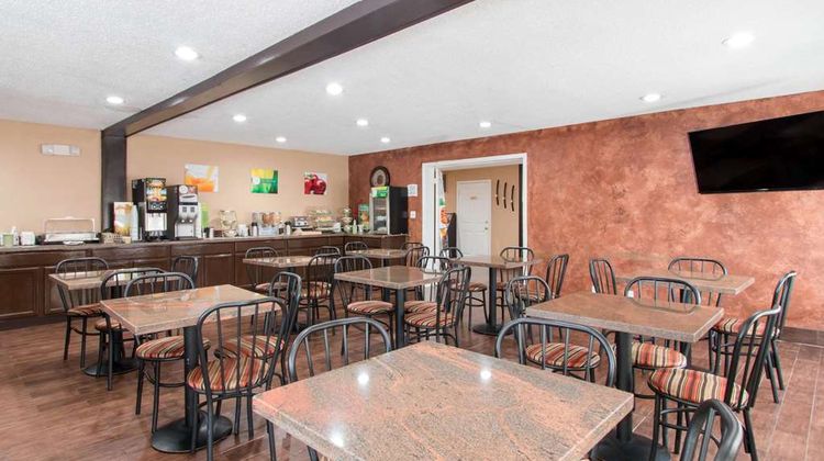Quality Inn & Suites near AT&T Center Restaurant