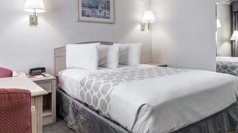 <b>Econo Lodge, Van Horn Room</b>. Images powered by <a href="https://iceportal.shijigroup.com/" title="IcePortal" target="_blank">IcePortal</a>.