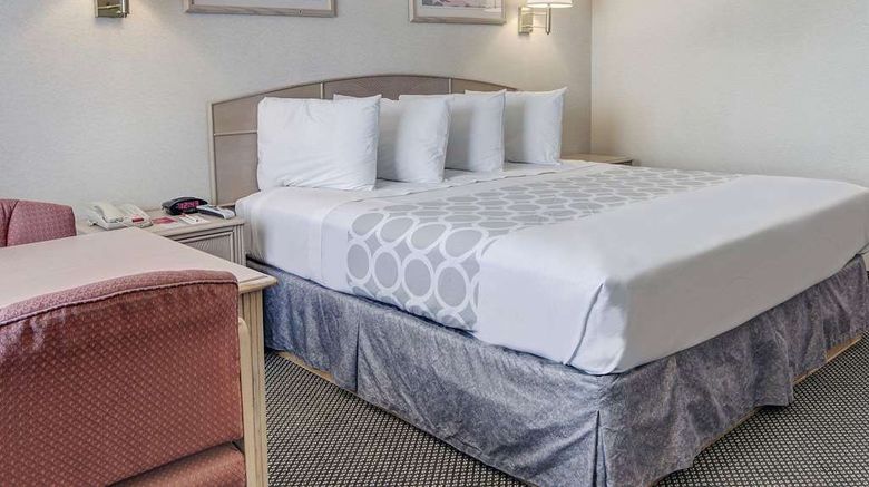 <b>Econo Lodge, Van Horn Room</b>. Images powered by <a href="https://iceportal.shijigroup.com/" title="IcePortal" target="_blank">IcePortal</a>.