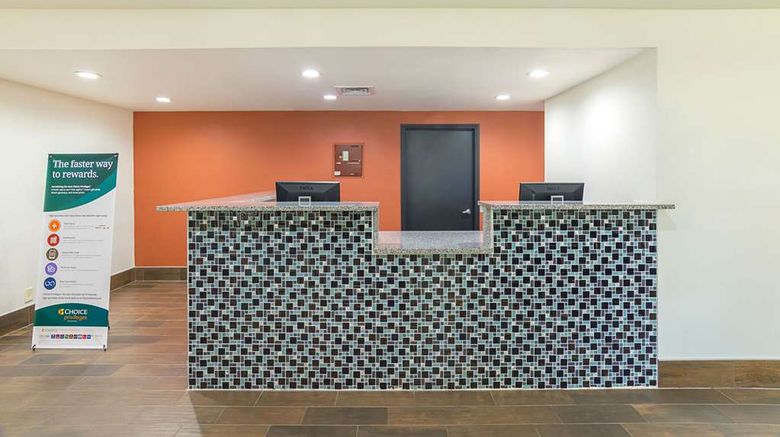 <b>Quality Inn Amarillo East Lobby</b>. Images powered by <a href="https://iceportal.shijigroup.com/" title="IcePortal" target="_blank">IcePortal</a>.