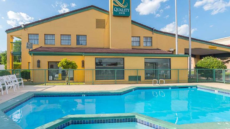 <b>Quality Inn Amarillo East Pool</b>. Images powered by <a href="https://iceportal.shijigroup.com/" title="IcePortal" target="_blank">IcePortal</a>.