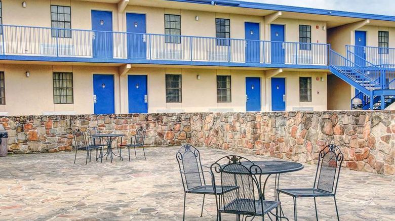 <b>Rodeway Inn New Braunfels Pool</b>. Images powered by <a href="https://iceportal.shijigroup.com/" title="IcePortal" target="_blank">IcePortal</a>.