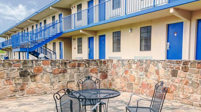 <b>Rodeway Inn New Braunfels Pool</b>. Images powered by <a href="https://iceportal.shijigroup.com/" title="IcePortal" target="_blank">IcePortal</a>.