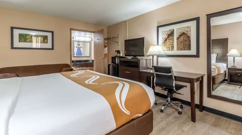 <b>Quality Inn Pasadena Room</b>. Images powered by <a href="https://iceportal.shijigroup.com/" title="IcePortal" target="_blank">IcePortal</a>.