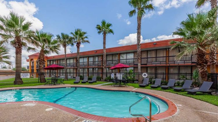 Quality Inn Pasadena Pool