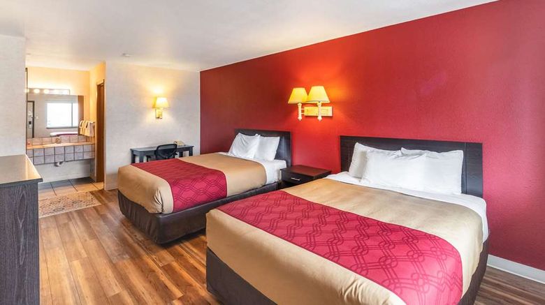 <b>Econo Lodge Room</b>. Images powered by <a href="https://iceportal.shijigroup.com/" title="IcePortal" target="_blank">IcePortal</a>.