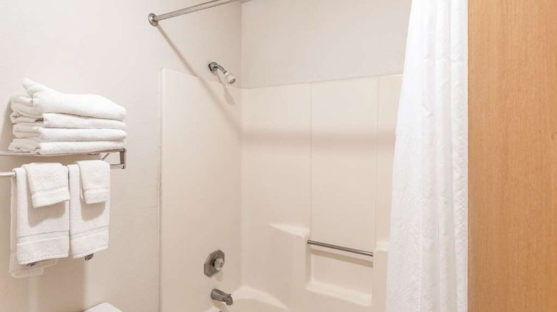 <b>Econo Lodge Room</b>. Images powered by <a href="https://iceportal.shijigroup.com/" title="IcePortal" target="_blank">IcePortal</a>.