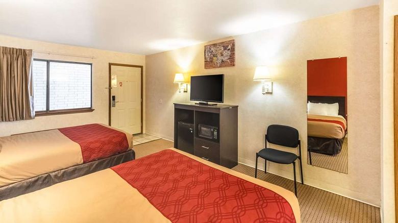 <b>Econo Lodge Room</b>. Images powered by <a href="https://iceportal.shijigroup.com/" title="IcePortal" target="_blank">IcePortal</a>.