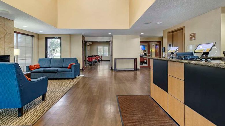 <b>Comfort Inn and Suites Seguin Lobby</b>. Images powered by <a href="https://iceportal.shijigroup.com/" title="IcePortal" target="_blank">IcePortal</a>.