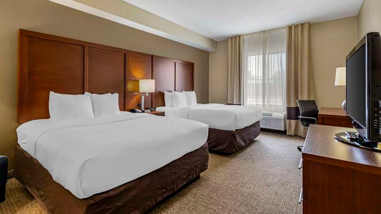 <b>Comfort Inn and Suites Seguin Room</b>. Images powered by <a href="https://iceportal.shijigroup.com/" title="IcePortal" target="_blank">IcePortal</a>.