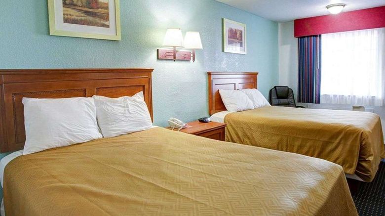 <b>Econo Lodge Room</b>. Images powered by <a href="https://iceportal.shijigroup.com/" title="IcePortal" target="_blank">IcePortal</a>.