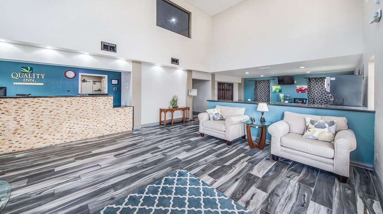 <b>Quality Inn Medical Center Lobby</b>. Images powered by <a href="https://iceportal.shijigroup.com/" title="IcePortal" target="_blank">IcePortal</a>.