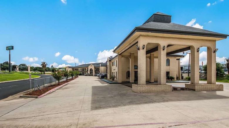 <b>Quality Inn Medical Center Exterior</b>. Images powered by <a href="https://iceportal.shijigroup.com/" title="IcePortal" target="_blank">IcePortal</a>.