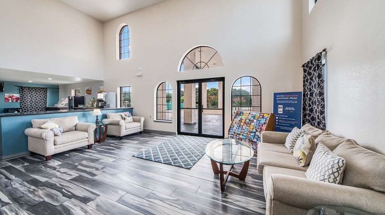 Quality Inn Medical Center Lobby