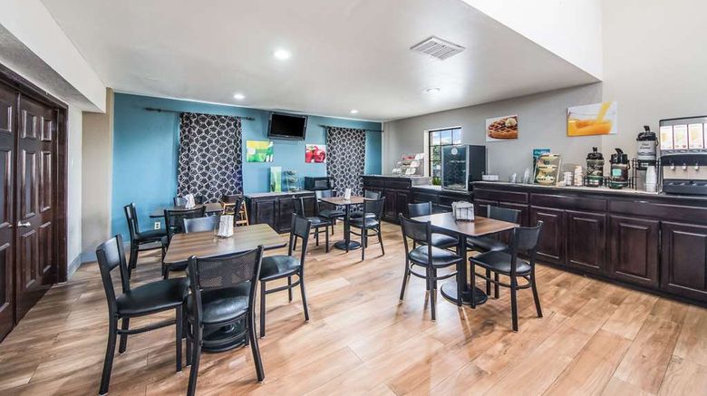 <b>Quality Inn Medical Center Restaurant</b>. Images powered by <a href="https://iceportal.shijigroup.com/" title="IcePortal" target="_blank">IcePortal</a>.