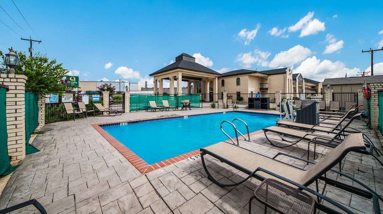 Quality Inn Medical Center Pool