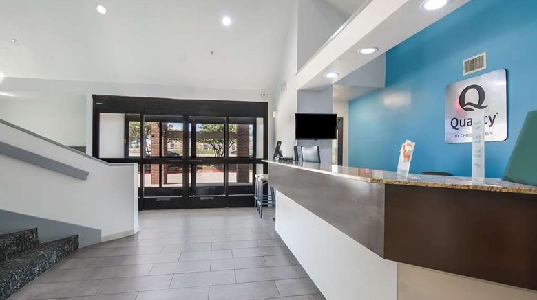 <b>Quality Inn &  Suites Richardson-Dallas Lobby</b>. Images powered by <a href="https://iceportal.shijigroup.com/" title="IcePortal" target="_blank">IcePortal</a>.