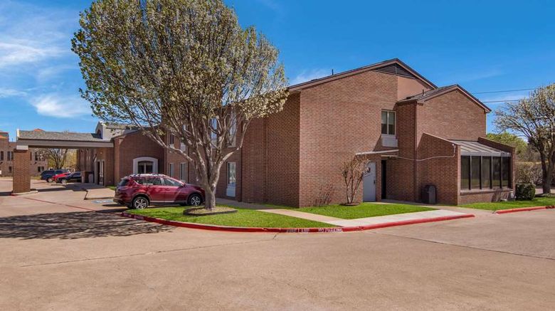 <b>Quality Inn &  Suites Richardson-Dallas Exterior</b>. Images powered by <a href="https://iceportal.shijigroup.com/" title="IcePortal" target="_blank">IcePortal</a>.
