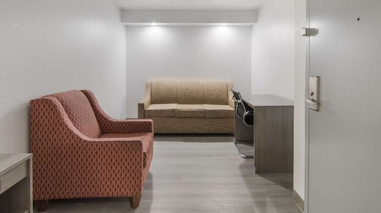 Quality Inn &  Suites Richardson-Dallas Suite