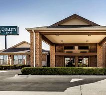 Quality Inn Exterior