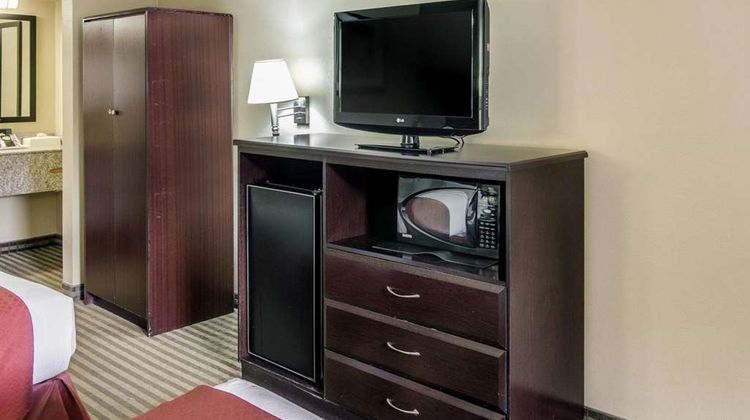 Quality Inn Mount Pleasant Room