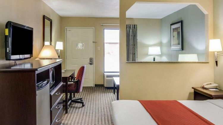 Quality Inn Mount Pleasant Suite
