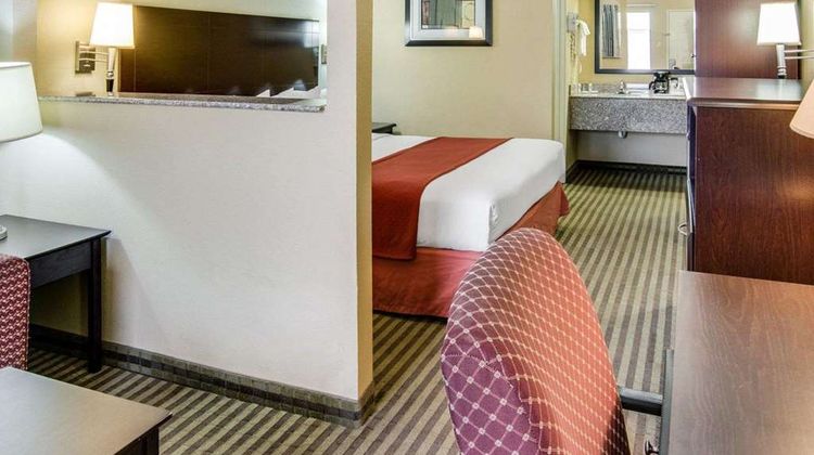 Quality Inn Mount Pleasant Suite