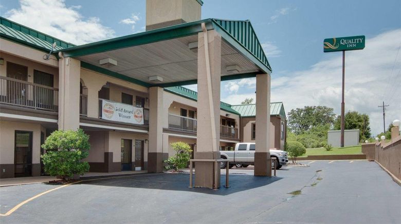 <b>Quality Inn Mount Pleasant Exterior</b>. Images powered by <a href="https://iceportal.shijigroup.com/" title="IcePortal" target="_blank">IcePortal</a>.