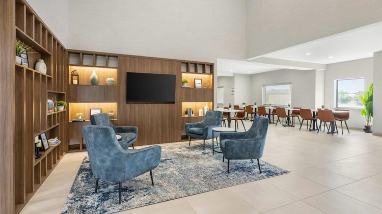Quality Inn Midland Lobby