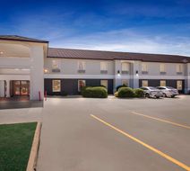 Quality Inn Exterior