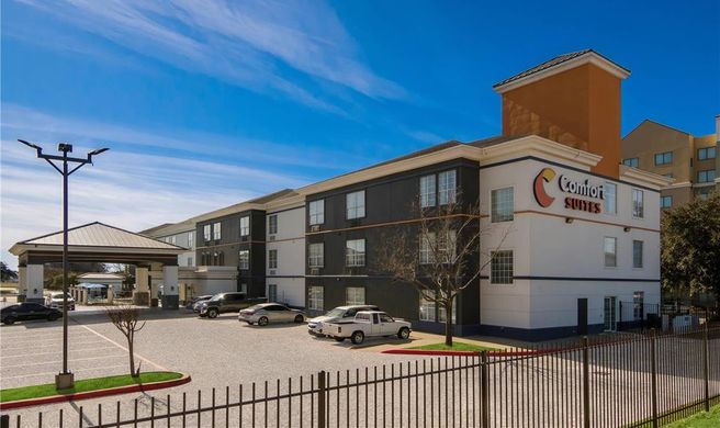 Comfort Suites North - Fossil Creek Exterior