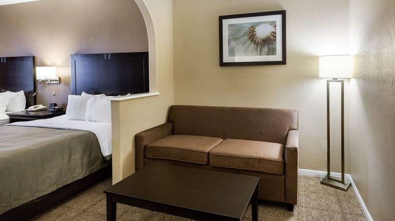 <b>Quality Suites Houston Nw Cy-Fair Suite</b>. Images powered by <a href="https://iceportal.shijigroup.com/" title="IcePortal" target="_blank">IcePortal</a>.